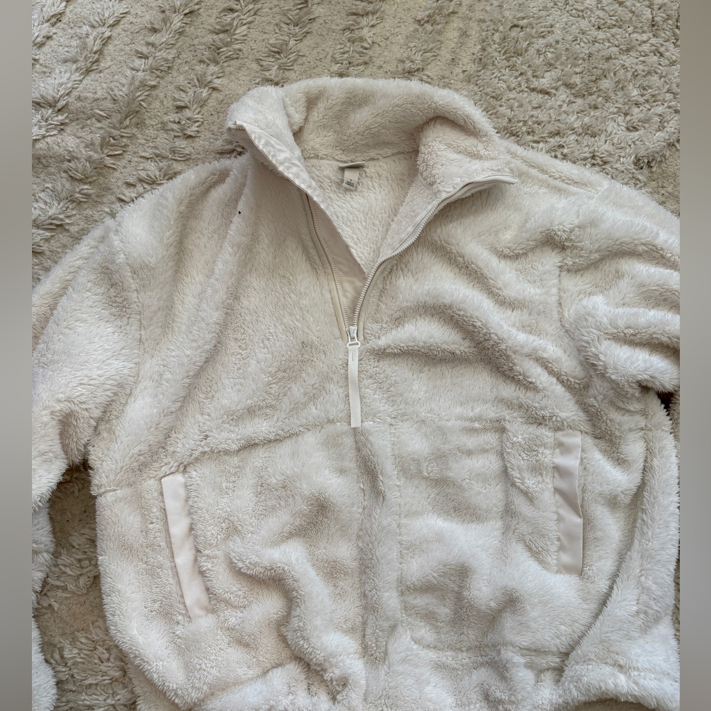 Cozy White Fleece Jacket Size S (fits M) - Picture 3 of 7